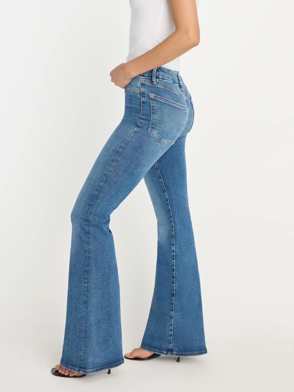 Good American Power Stretch Pull-on Flare Pants - Picture 3 of 8